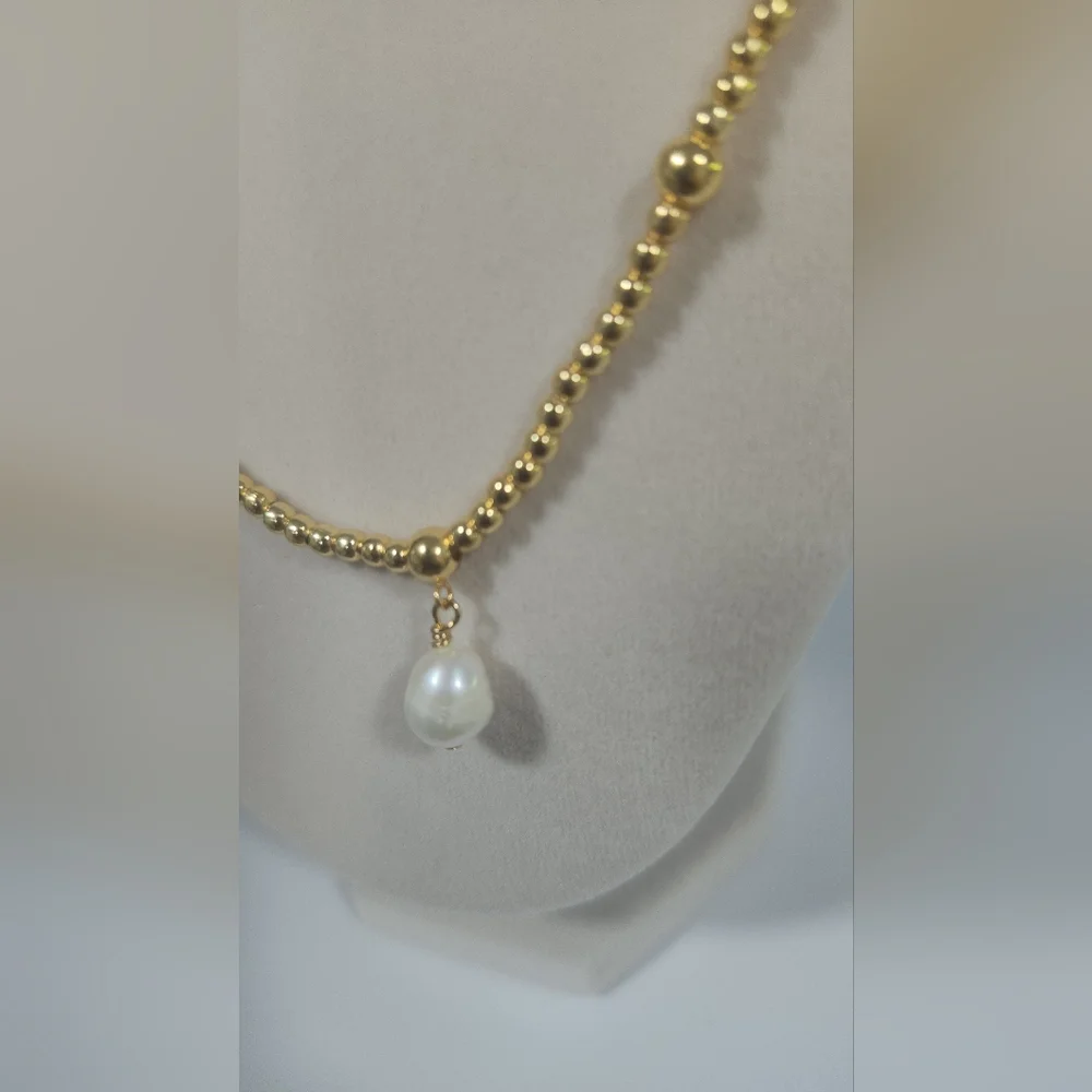 Elegant Gold Beaded Necklace with Pearl Pendant NWOT - Picture 2 of 8